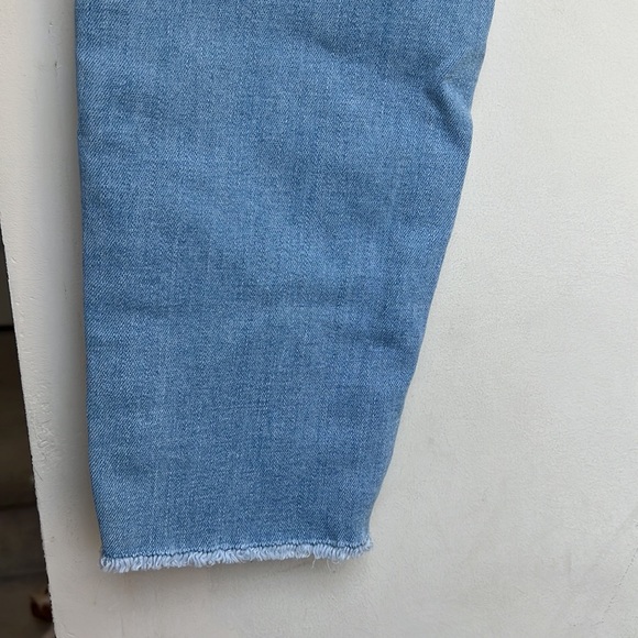 Lucky Brand Light Wash Ankle Jeans - Picture 4 of 4